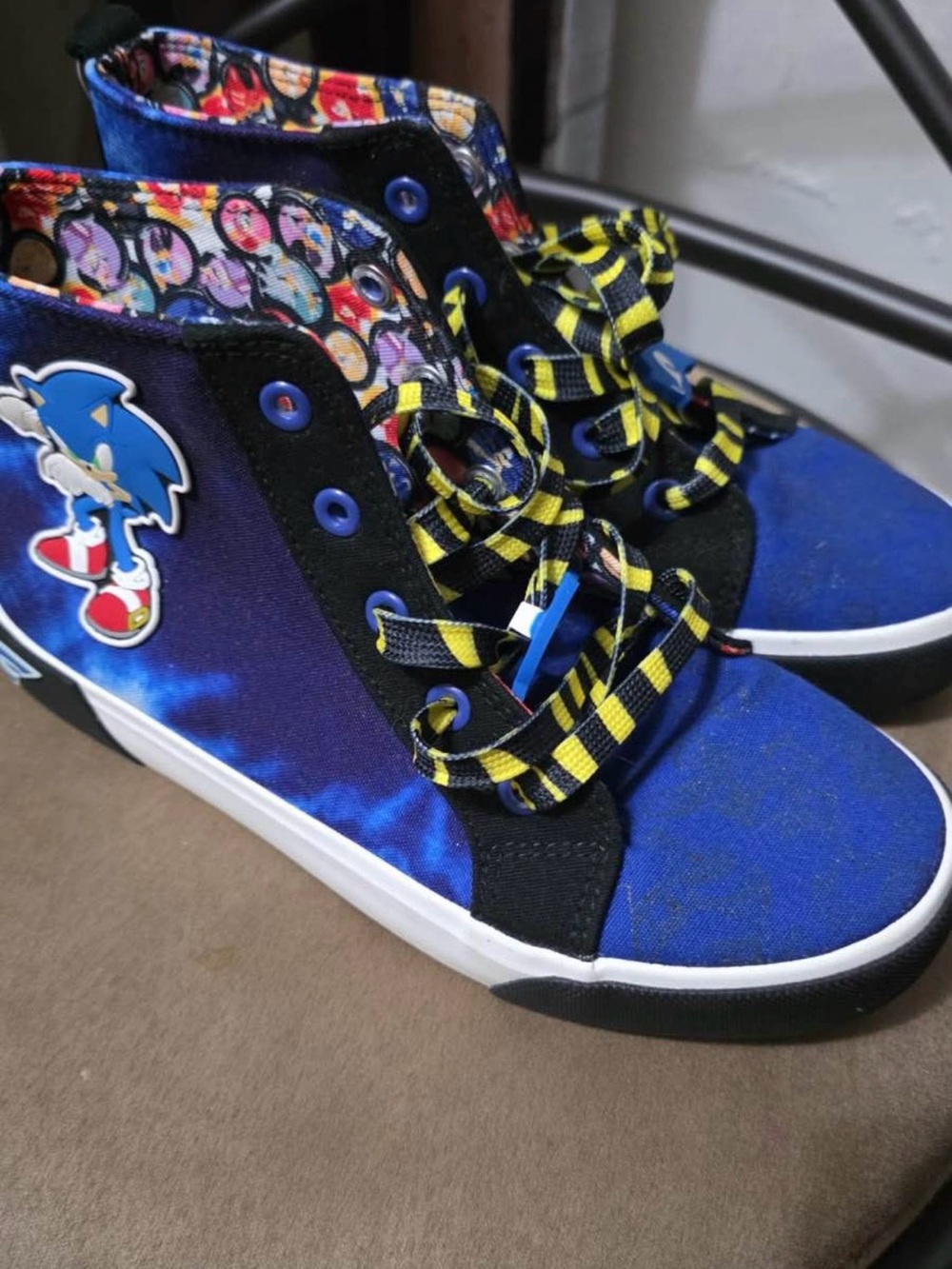 Brand New Sonic The Hedgehog High Top Sneakers Boys Blue